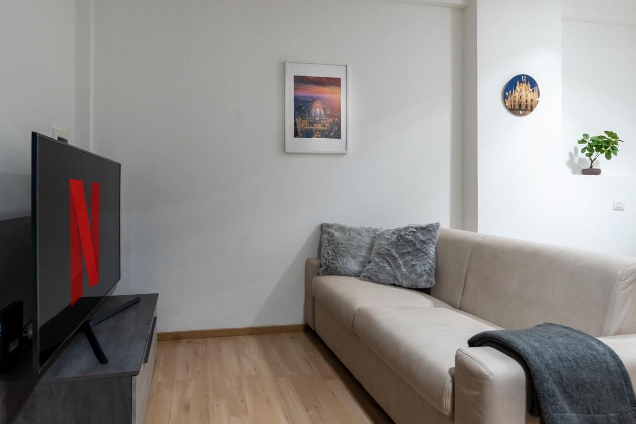 Suite 1,2 Porta Milano Centro Parking Free ภายนอก รูปภาพ